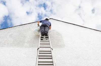 Peinture extérieure à Ri — façades et ravalement
