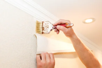 Pose de papier peint à Ri — revêtements muraux et toiles de verre
